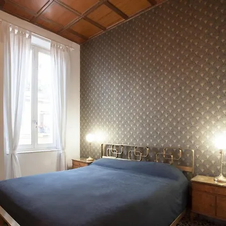 Charming In Monti